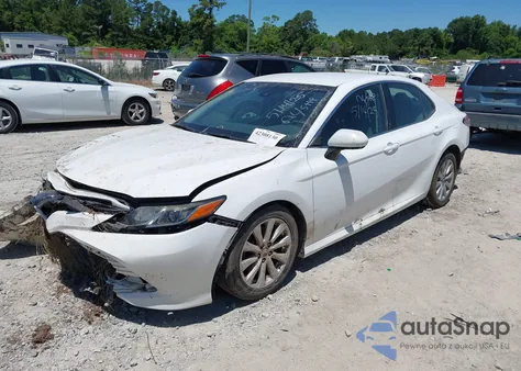 2018 Toyota Camry Le from USA, damaged, VIN 4T1B11HK5JU638655